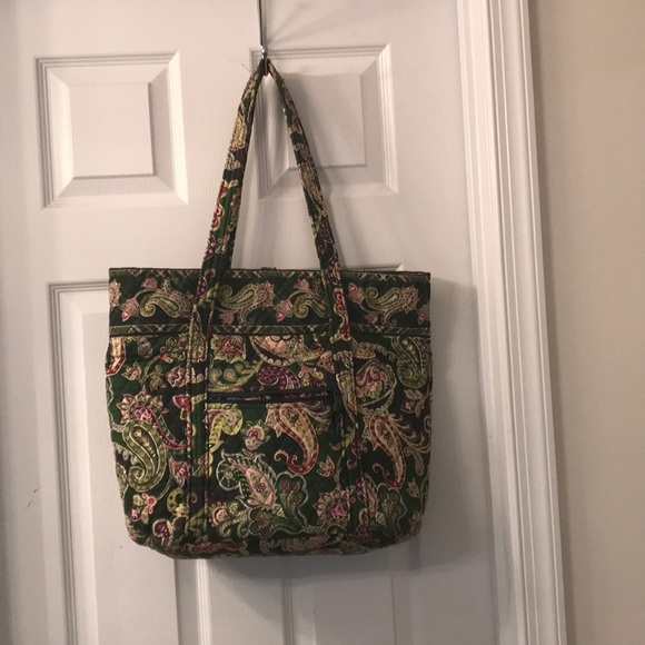 Vera Bradley Handbags - Nice  Vera Bradley purse